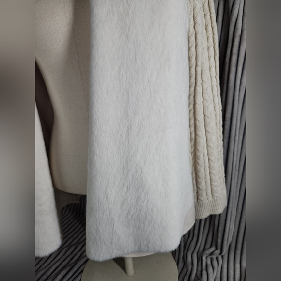Gaby & Eden NWOT Women Ivory Faux Fur Jacket cardigan Size Large - Picture 10 of 14